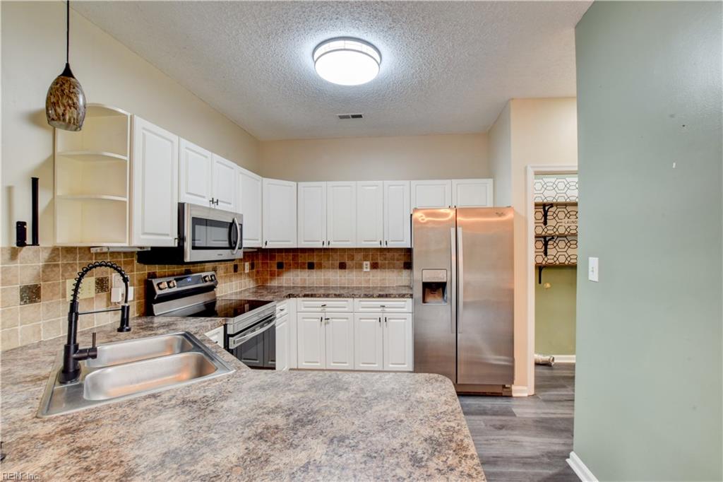 922 Willow Point Newport News VA 23602