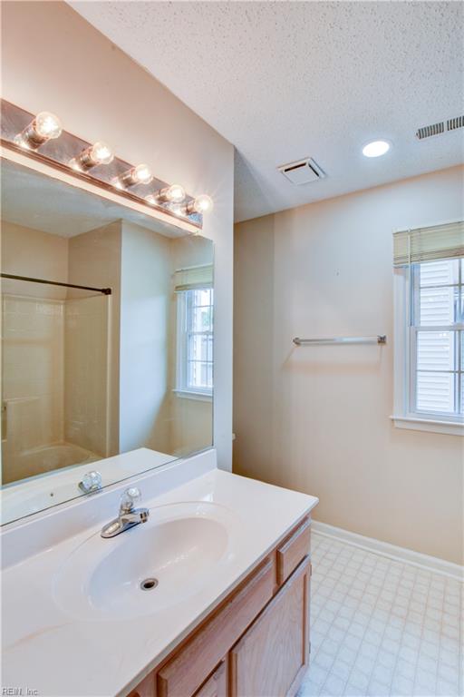922 Willow Point Newport News VA 23602