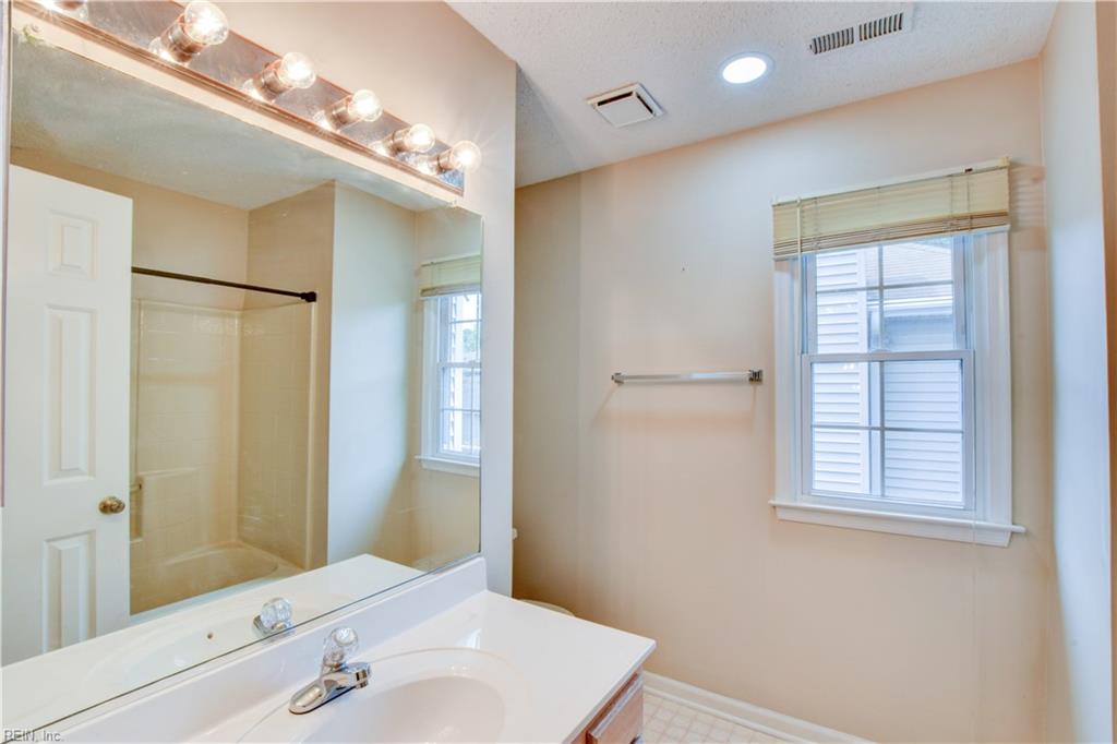 922 Willow Point Newport News VA 23602