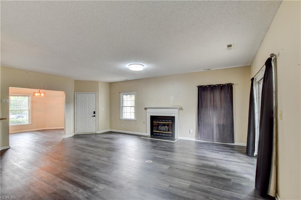 922 Willow Point Newport News VA 23602