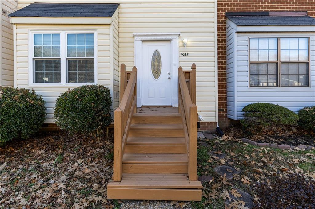 1653 Skiffes Creek Circle Williamsburg VA 23185