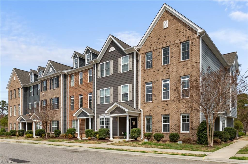 126 Daybeacon Street Yorktown VA 23692