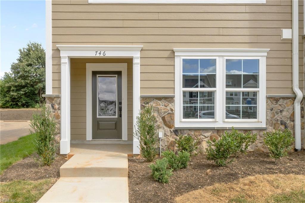 14 Bracewell Lane Yorktown VA 23692