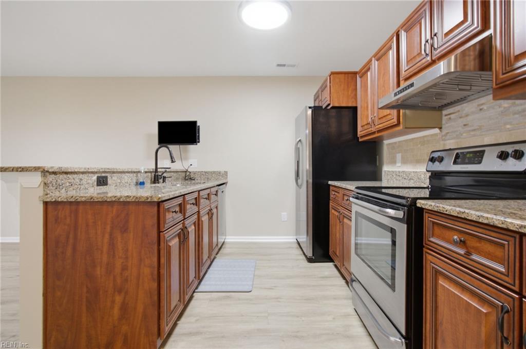 713 Oak Mill Lane Newport News VA 23602