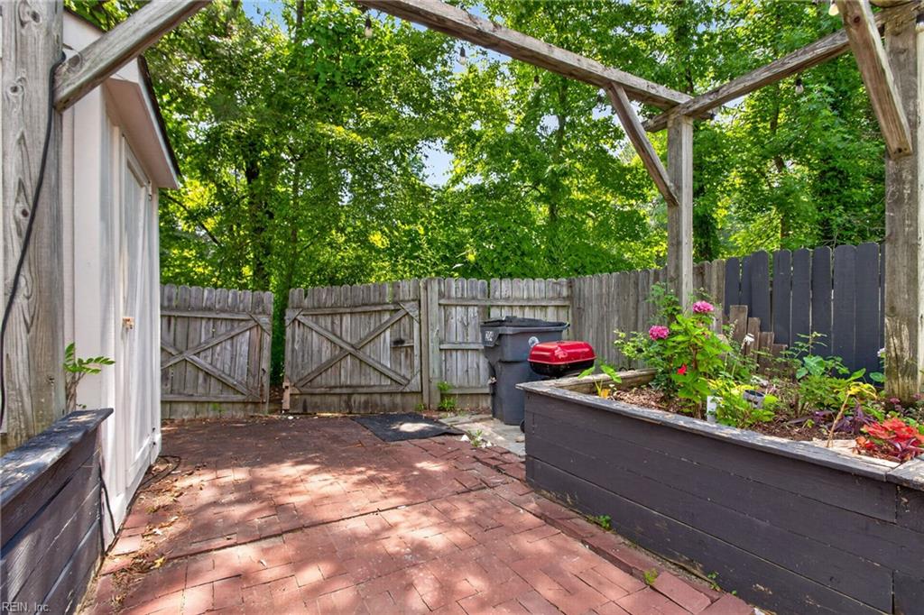 204 Arabian Circle Yorktown VA 23693