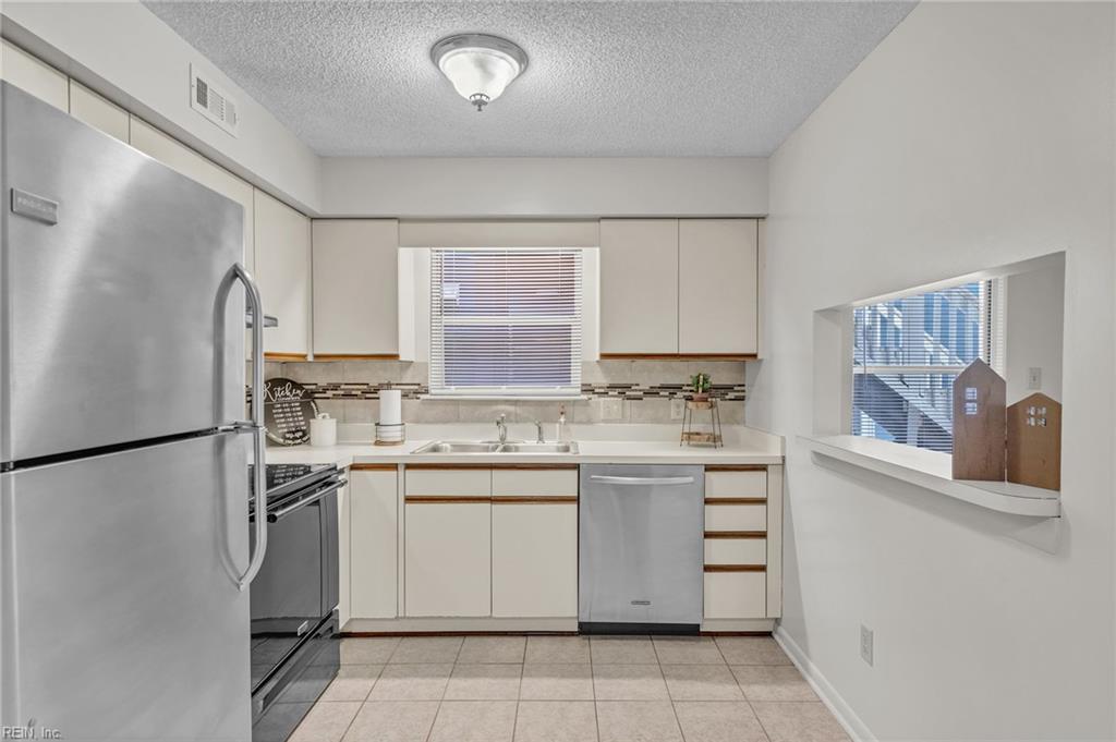 12760 St James Place Newport News VA 23602