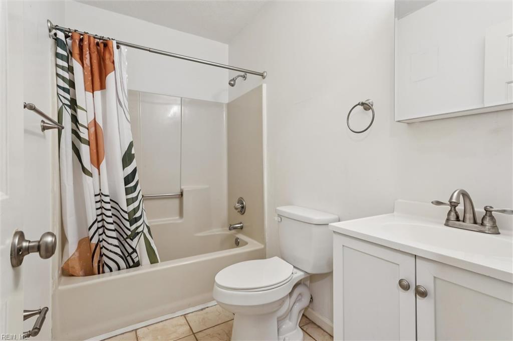 1704 Skiffes Creek Circle Williamsburg VA 23185