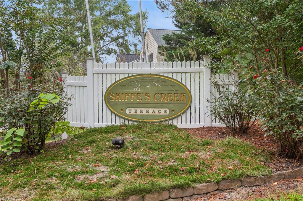 1704 Skiffes Creek Circle Williamsburg VA 23185