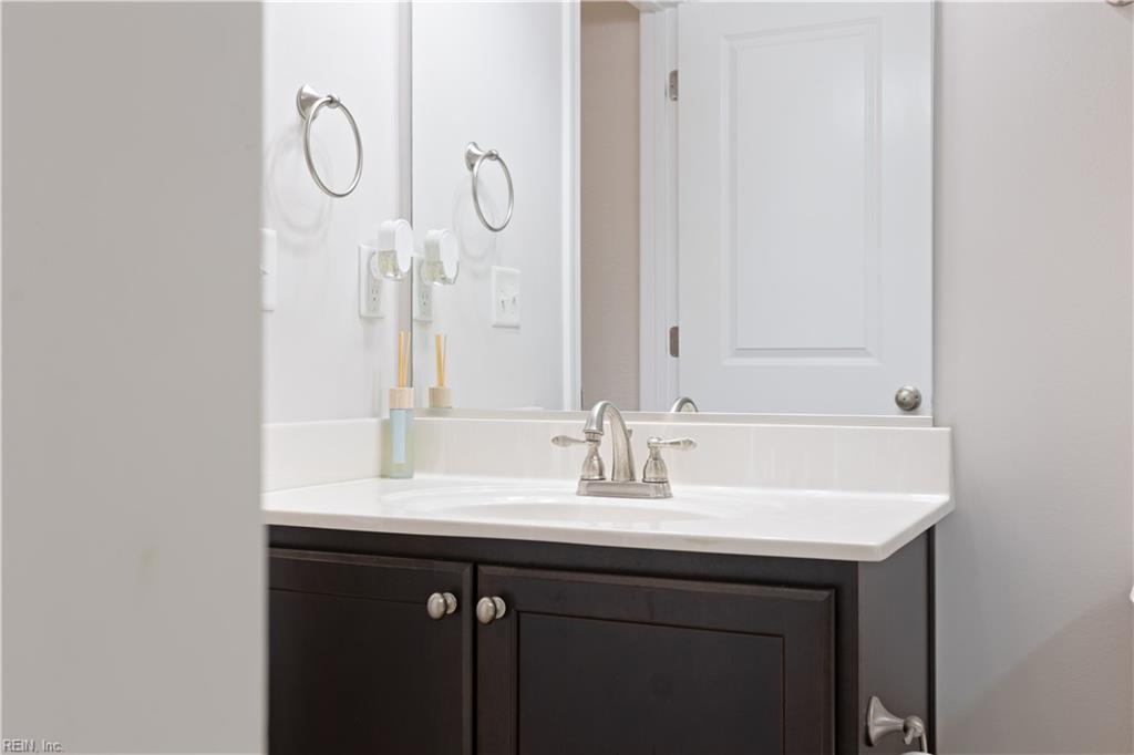 117 Mainsail Loop Yorktown VA 23693