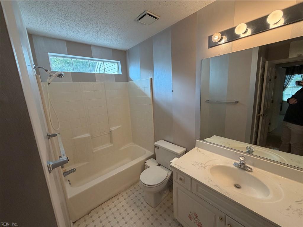 905 Lakecrest Court Newport News VA 23602