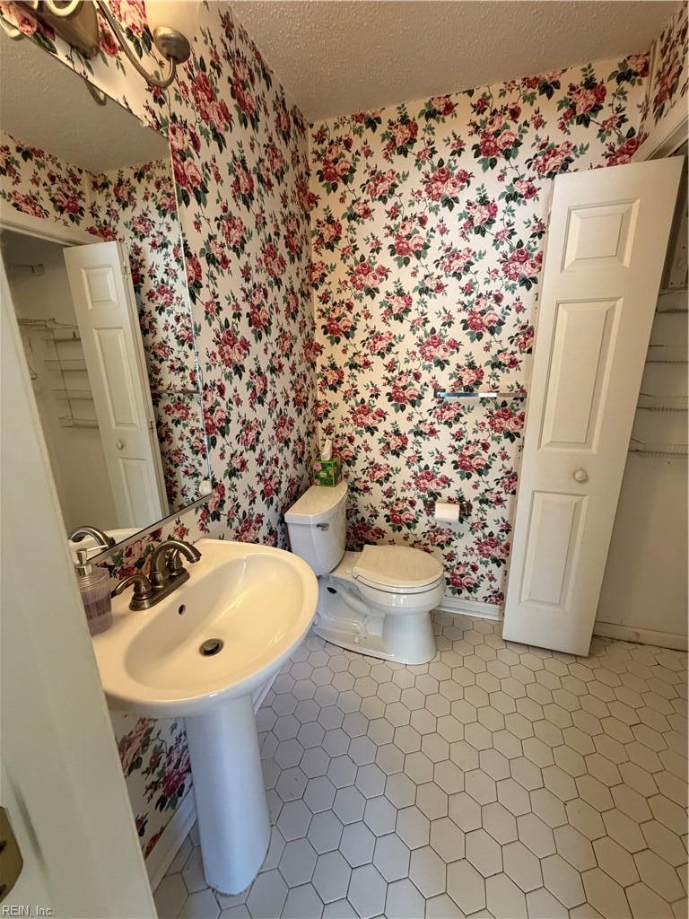 905 Lakecrest Court Newport News VA 23602