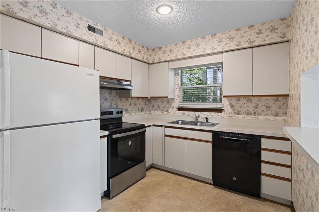 12760 St. James Place Newport News VA 23608