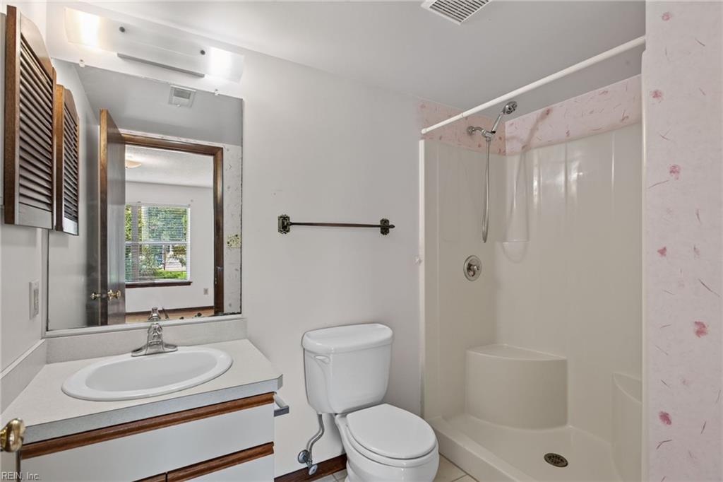 12760 St. James Place Newport News VA 23608