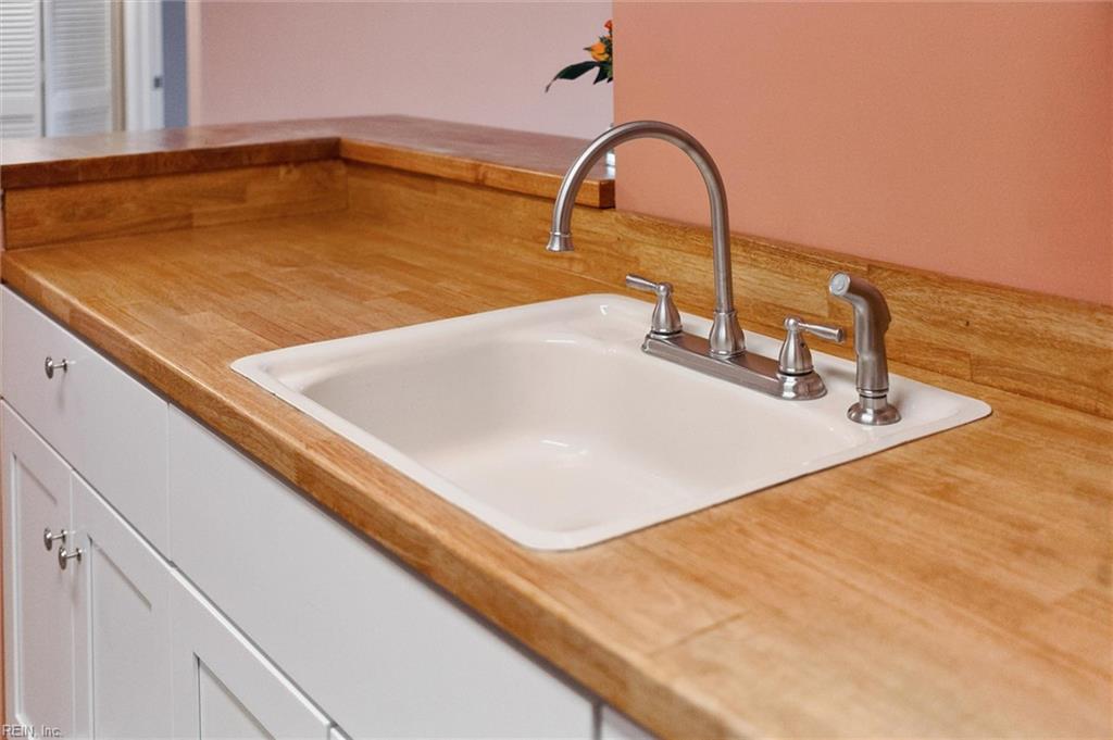 508 Thorncliff Drive Newport News VA 23608