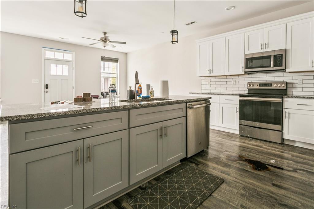 103 Daybeacon Street Yorktown VA 23692