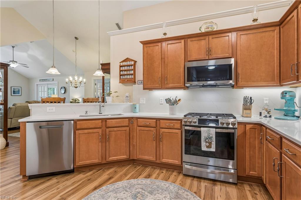 122 Garman Loop Yorktown VA 23690