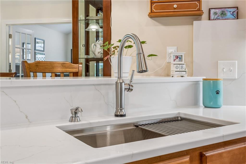 122 Garman Loop Yorktown VA 23690