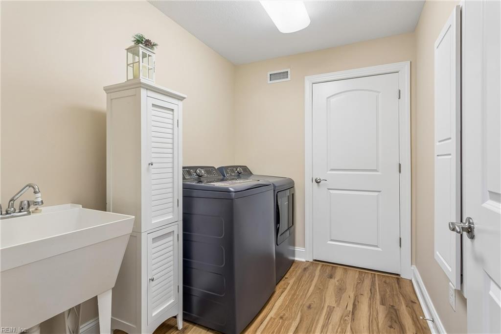 122 Garman Loop Yorktown VA 23690