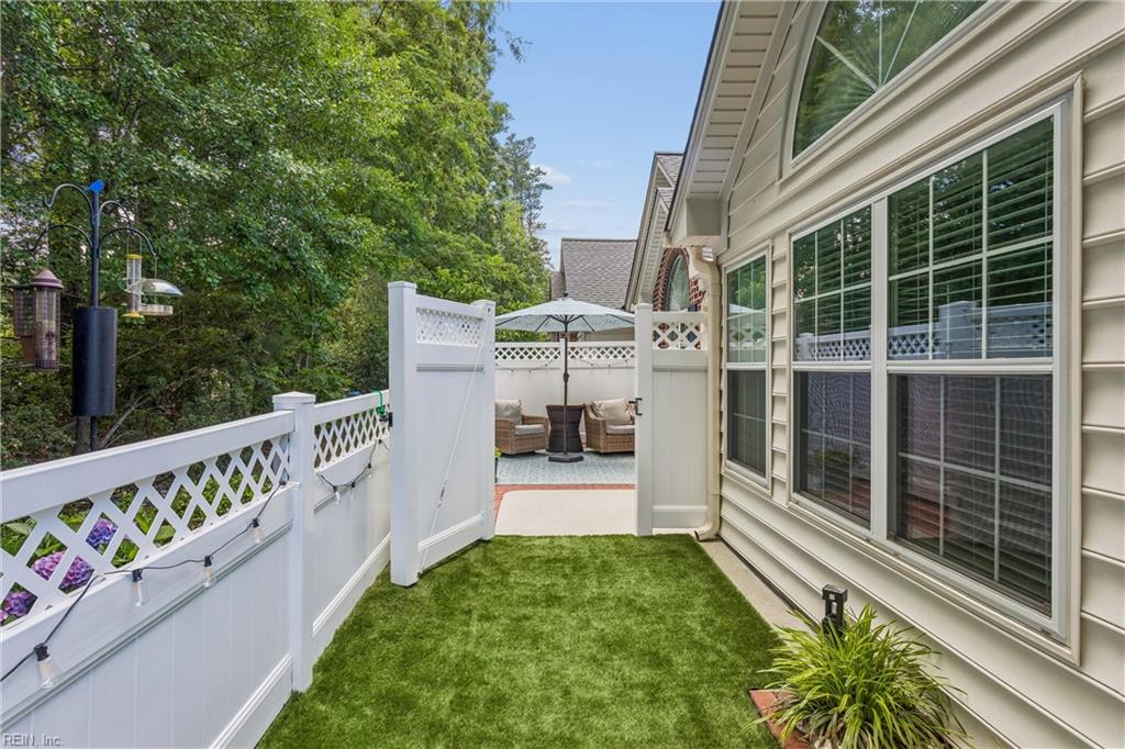 122 Garman Loop Yorktown VA 23690