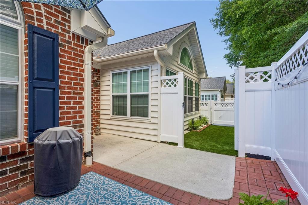 122 Garman Loop Yorktown VA 23690