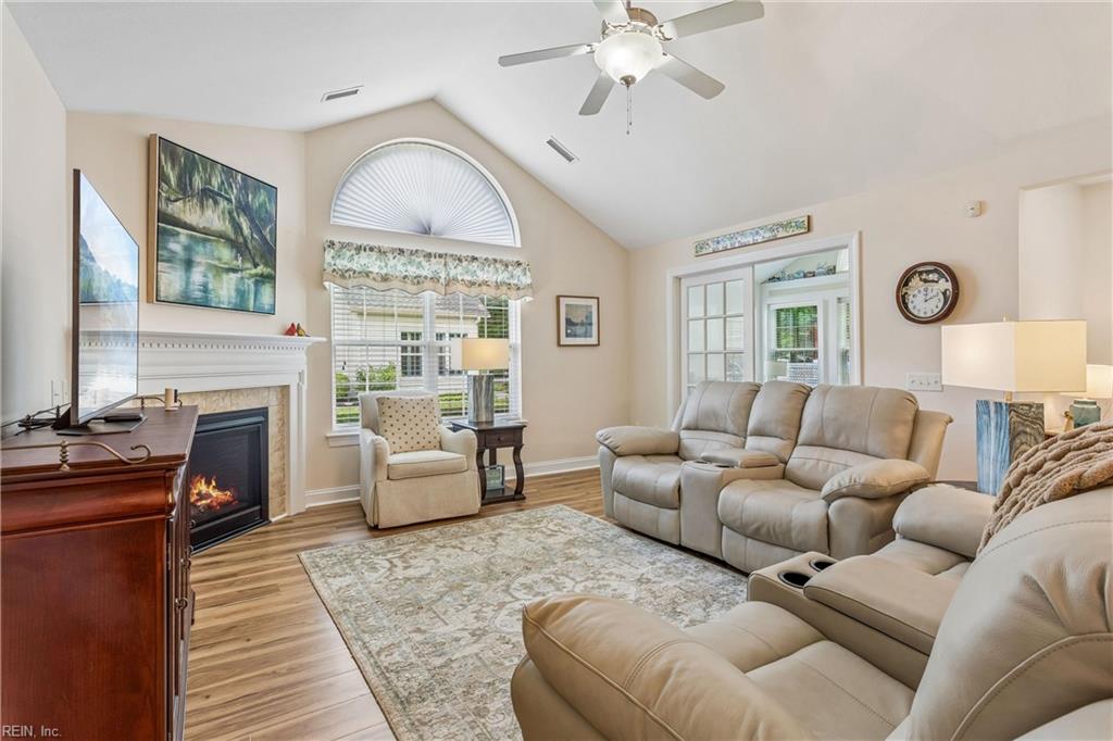 122 Garman Loop Yorktown VA 23690