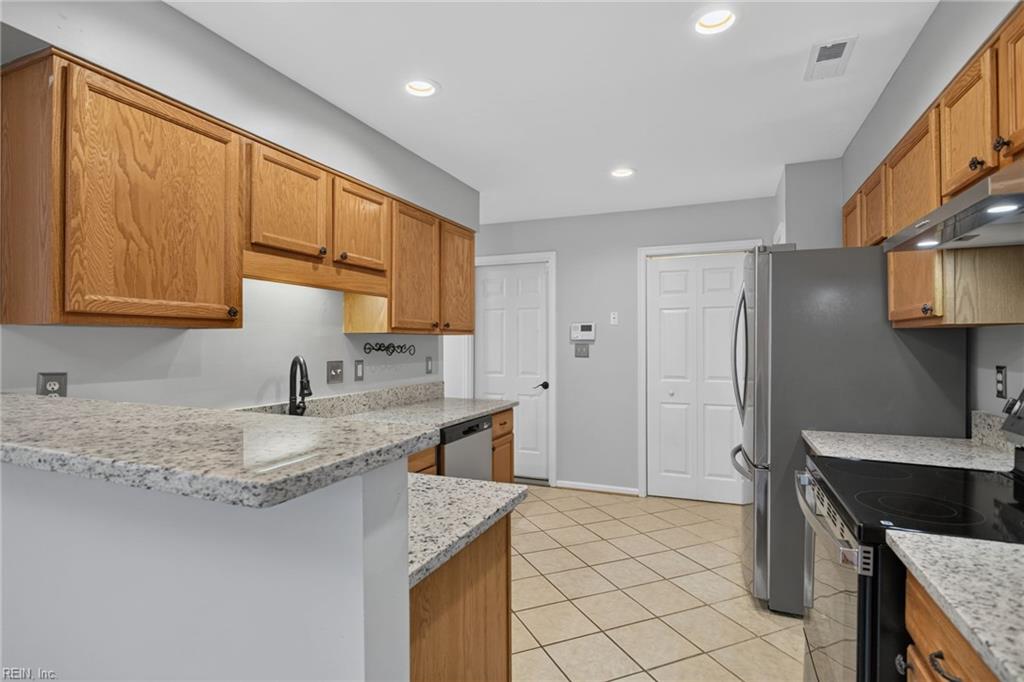 121 Burnt Run Yorktown VA 23692