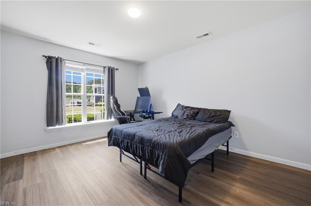 128 Daybeacon Street Yorktown VA 23692