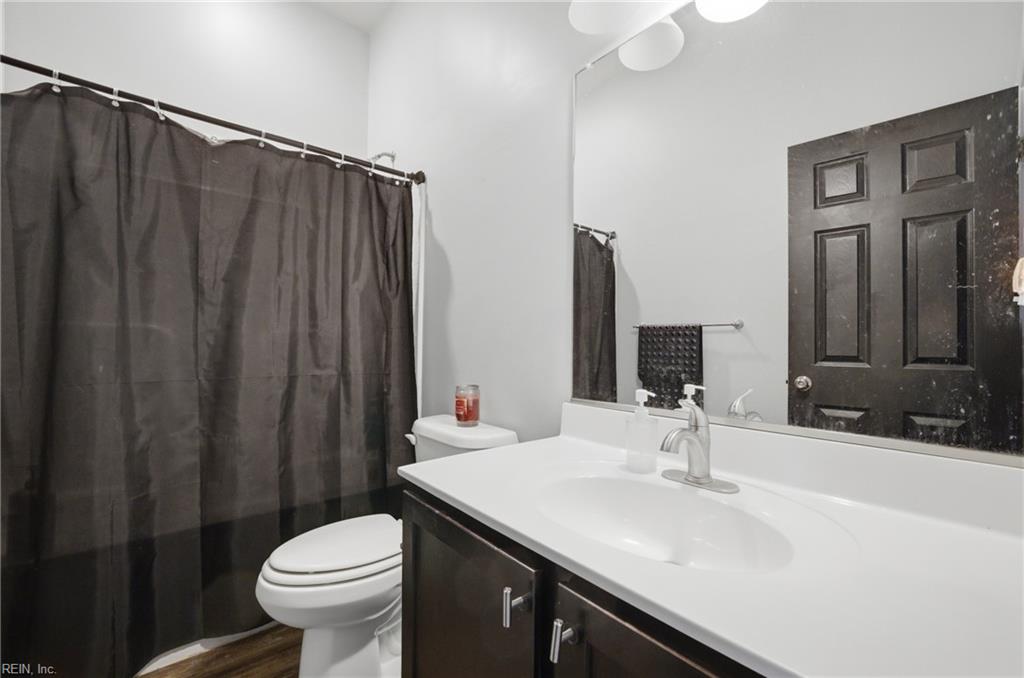 128 Daybeacon Street Yorktown VA 23692
