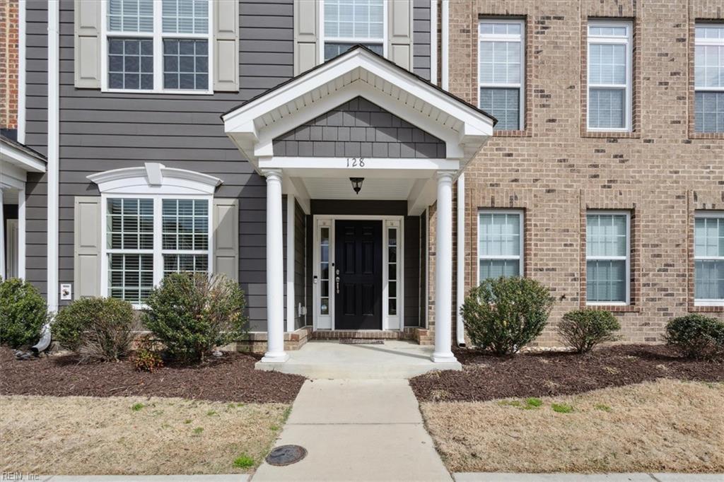 128 Daybeacon Street Yorktown VA 23692