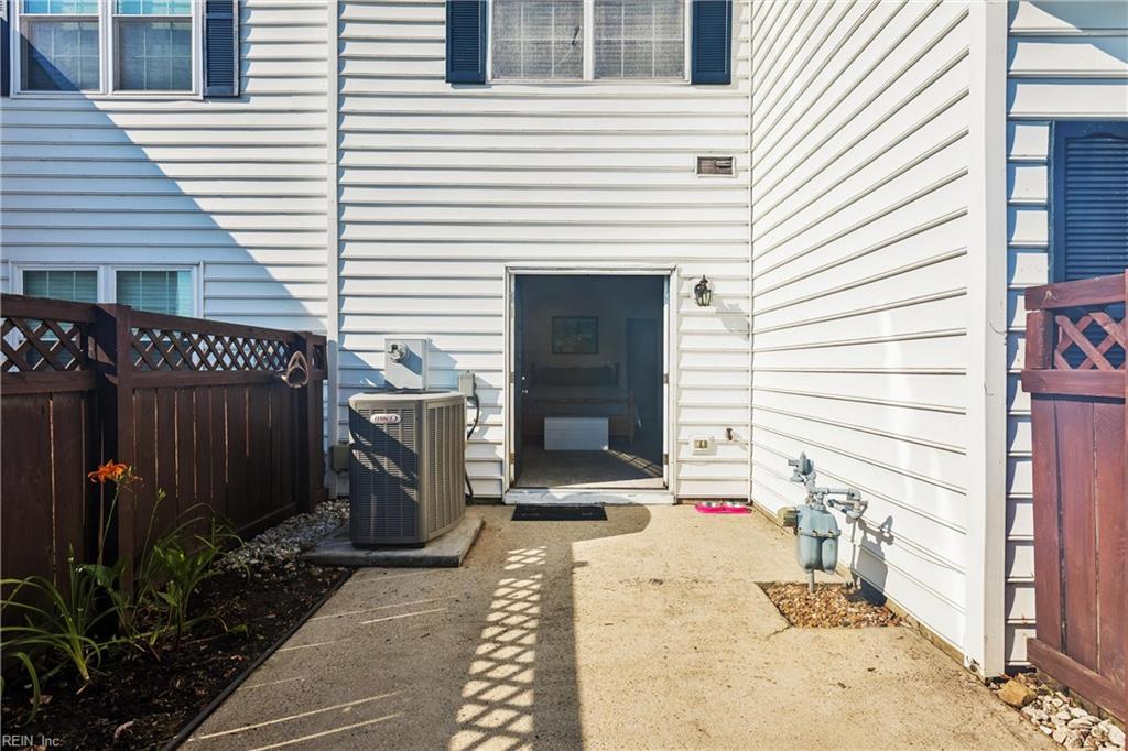 503 Hamlet Court Yorktown VA 23693