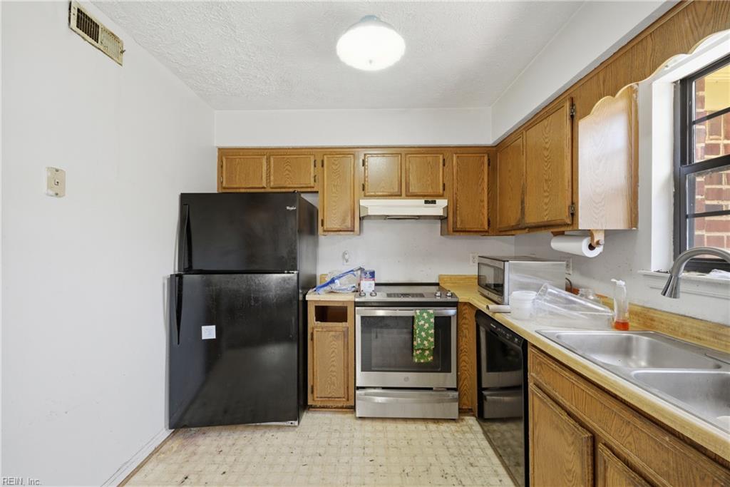 359 Deputy Lane Newport News VA 23608