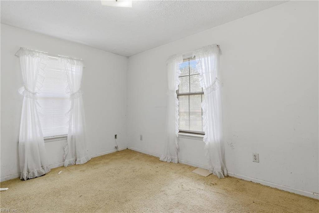 359 Deputy Lane Newport News VA 23608