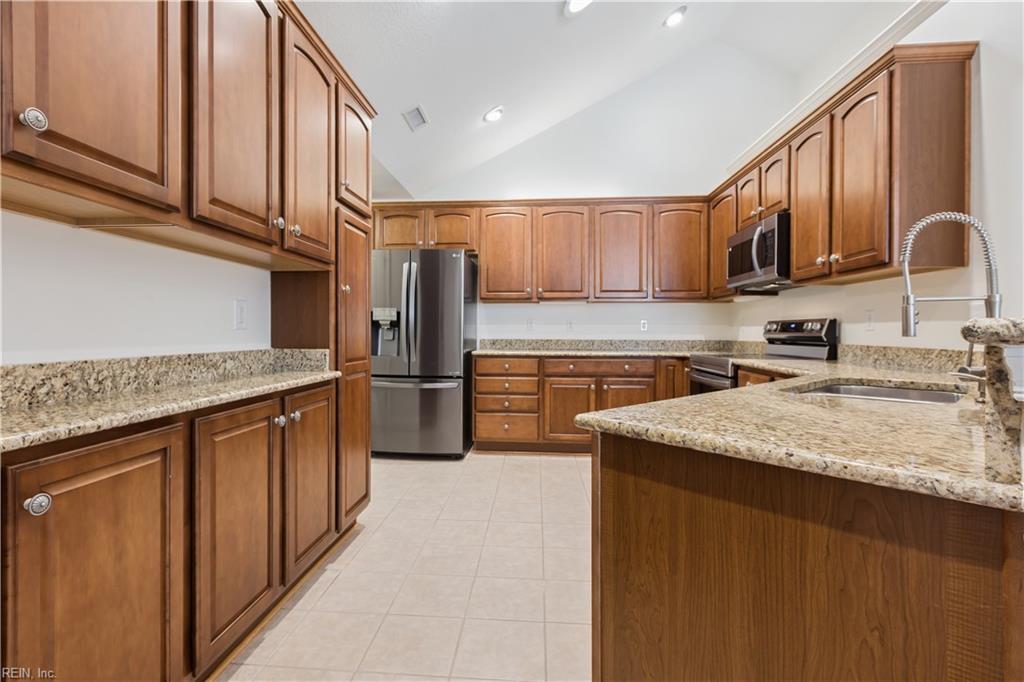 326 Garman Loop Yorktown VA 23690
