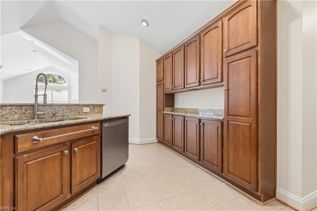 326 Garman Loop Yorktown VA 23690