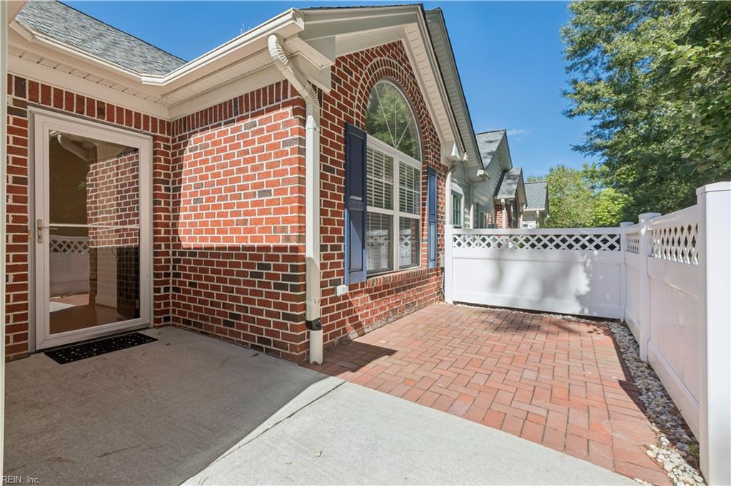 326 Garman Loop Yorktown VA 23690