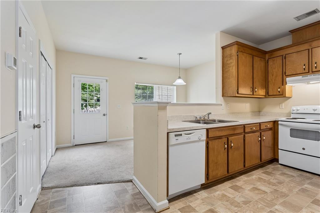 1932 Algonquin Trail Williamsburg VA 23185