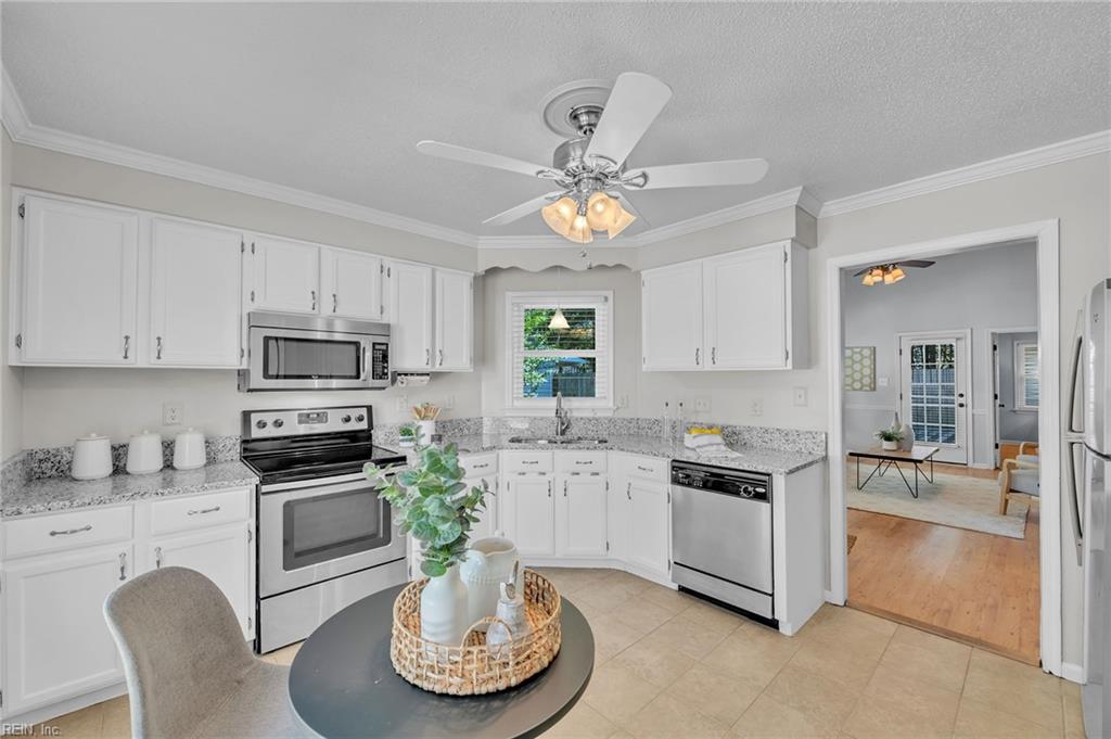 125 Three Notched Road Yorktown VA 23692