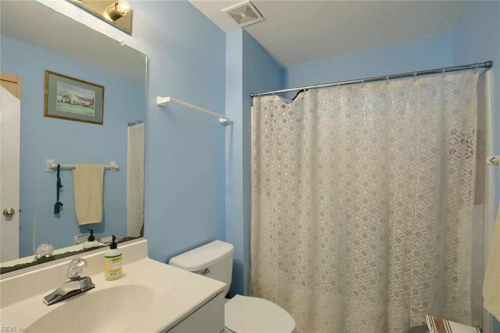 205 Amersham Drive Yorktown VA 23693