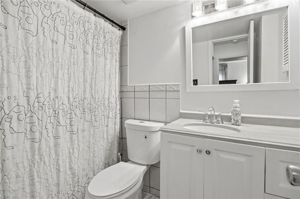 821 Pine Tree Court Newport News VA 23608