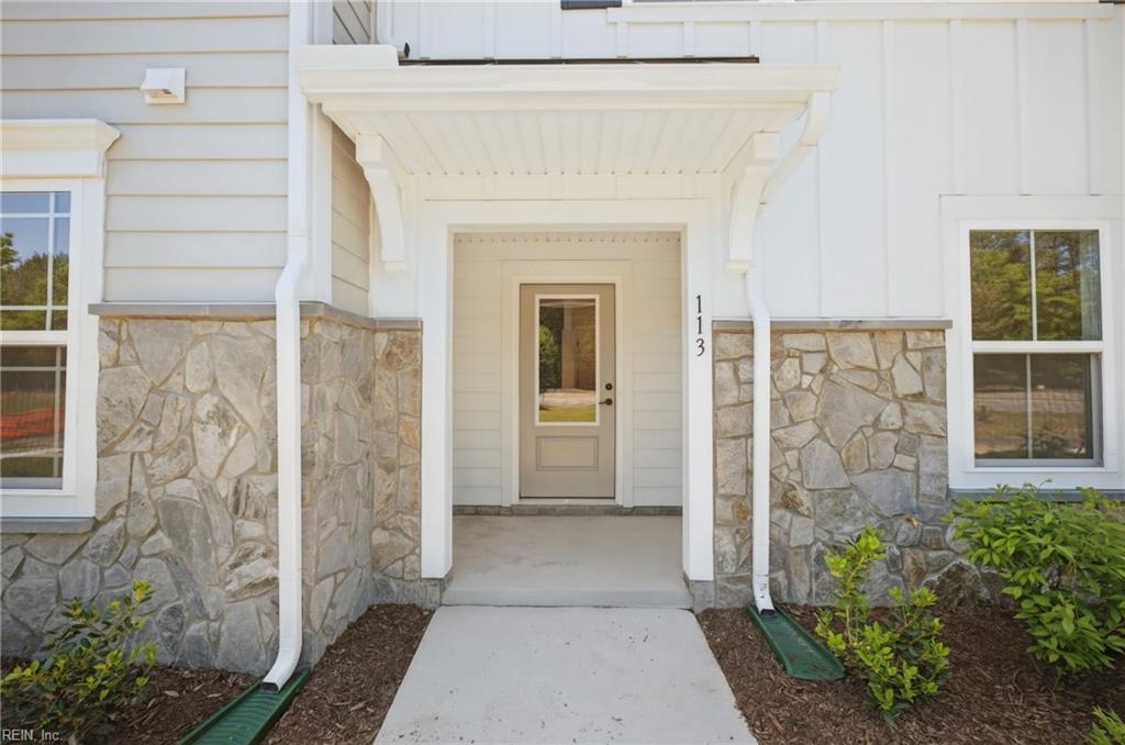 13 Bracewell Lane Yorktown VA 23692