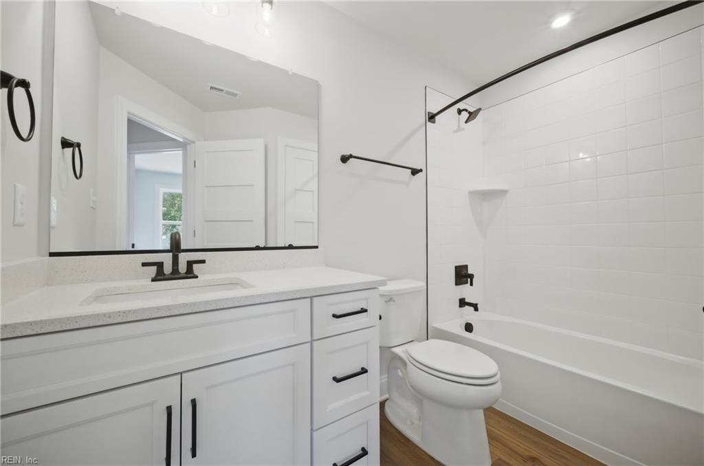 13 Bracewell Lane Yorktown VA 23692