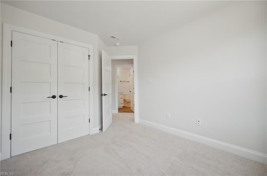 13 Bracewell Lane Yorktown VA 23692