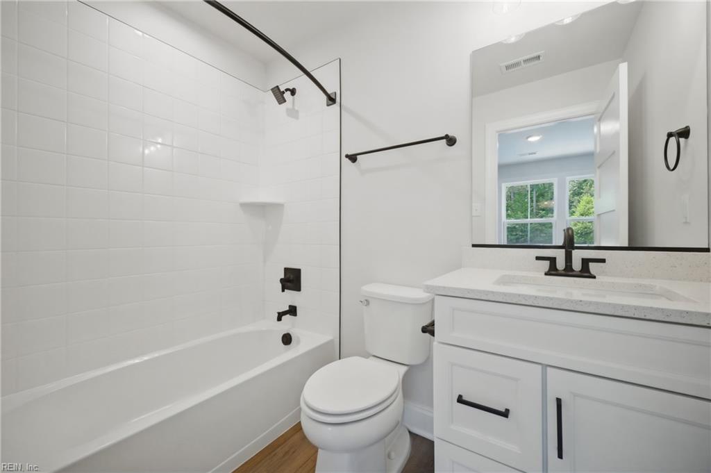 13 Bracewell Lane Yorktown VA 23692
