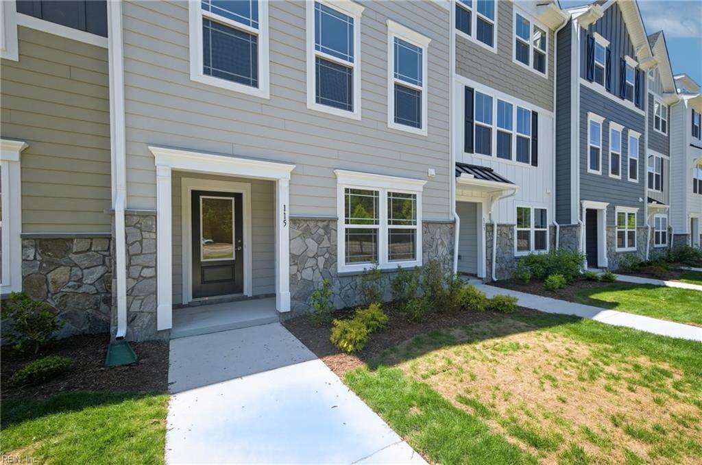 9 Bracewell Lane Yorktown VA 23692