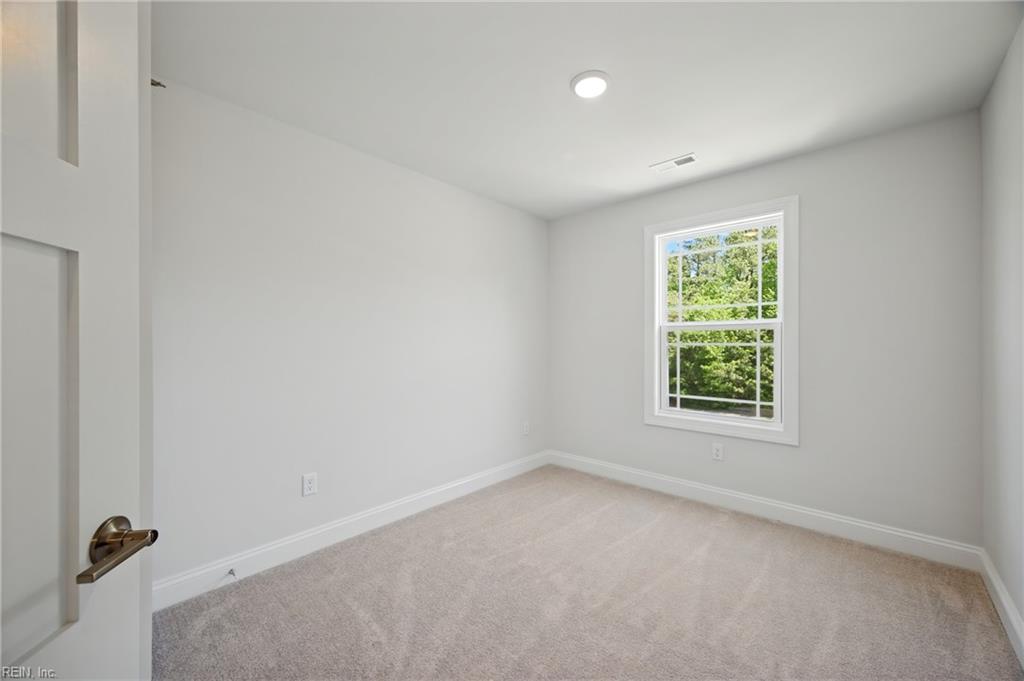 9 Bracewell Lane Yorktown VA 23692