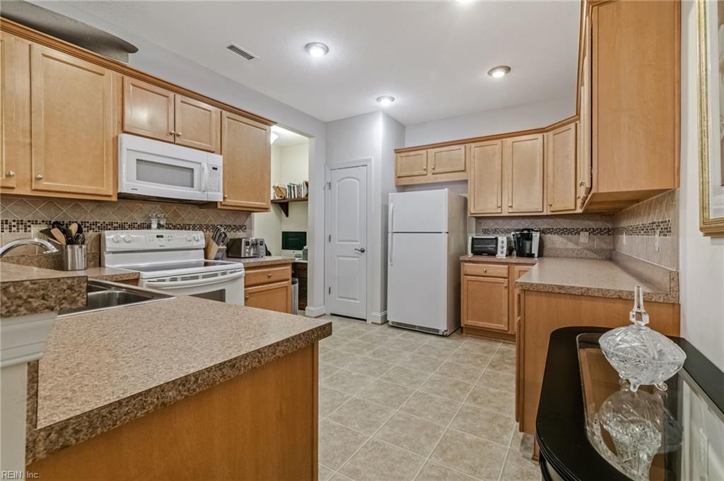 303 Garman Loop Yorktown VA 23690