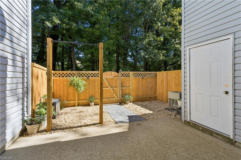 411 Wrought Iron Bend Yorktown VA 23693