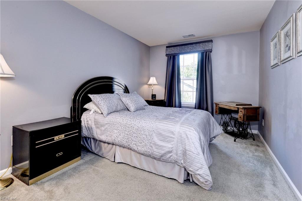 4204 Berry Square Williamsburg VA 23188