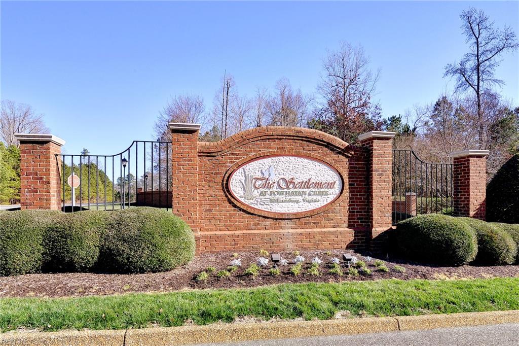 4204 Berry Square Williamsburg VA 23188