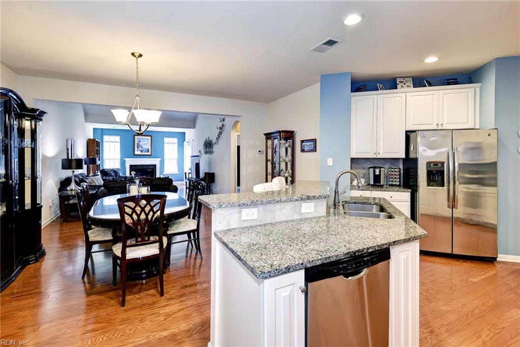 4204 Berry Square Williamsburg VA 23188